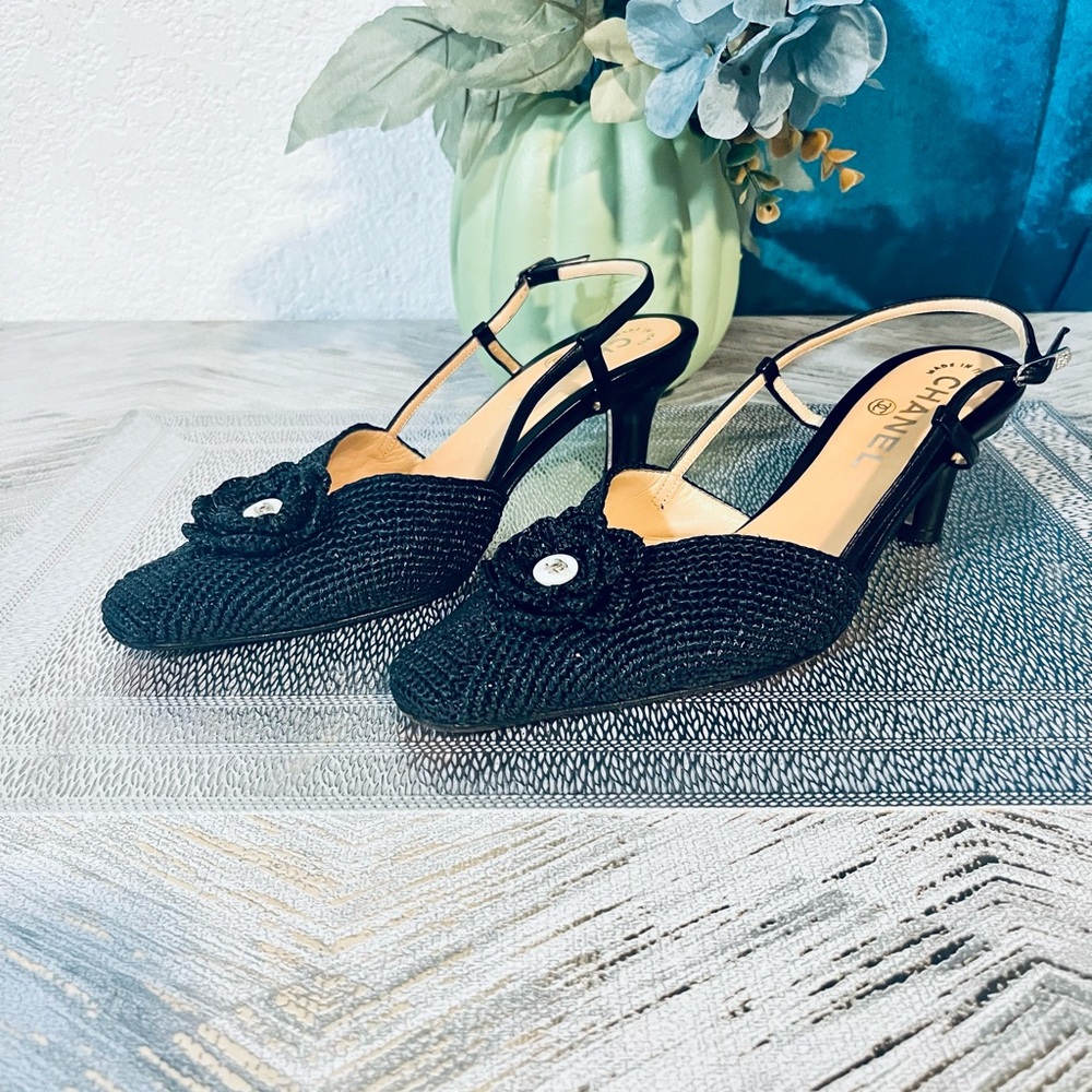 CHANEL midnight blue Slingback Heels - Picture 3 of 16